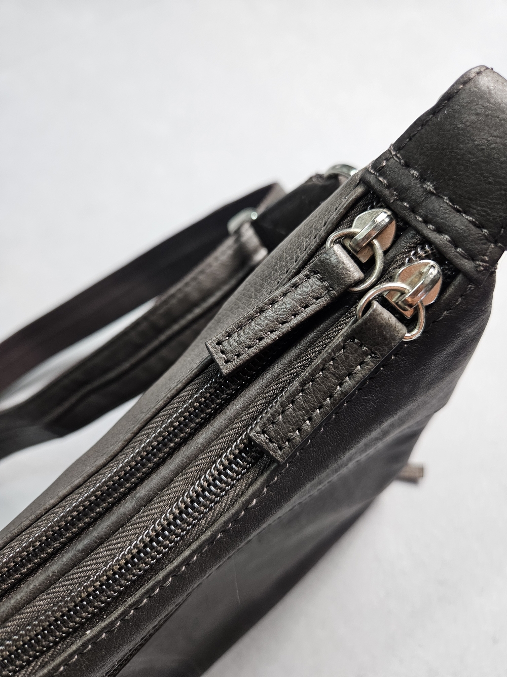 Gun Tote’n Mamas Brownish Black Leather Concealed Carry Hobo Handbag GTM Purse - Picture 9 of 16